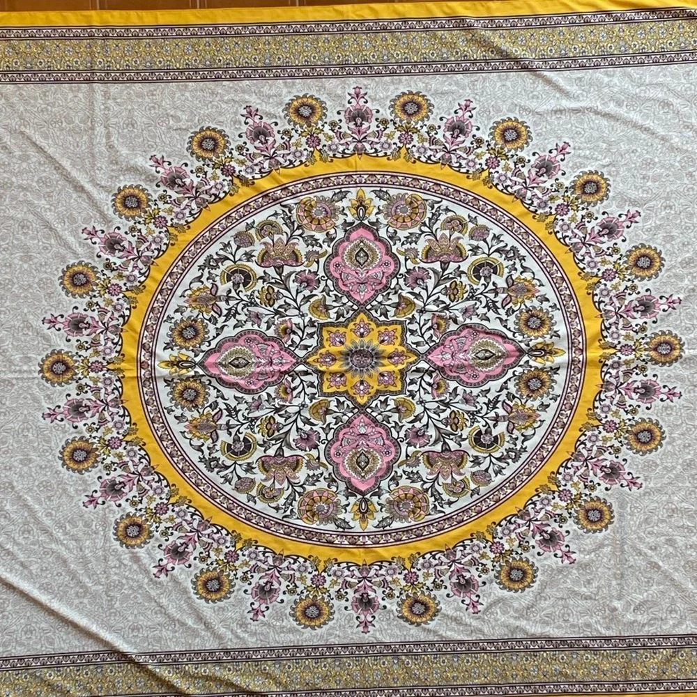 Elegant Yellow and Gray Tapestry Bed Cover Excellent Condition 58”X78”